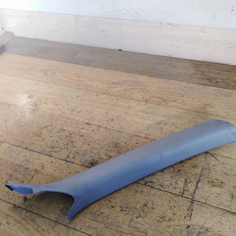 nakladka-salona-pravaia-perednei-stoiki-volkswagen-touareg-rest-art-33732-big-1