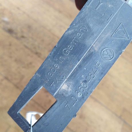 nakladka-salona-pravaia-nizniaia-volkswagen-touareg-rest-art-33838-big-2