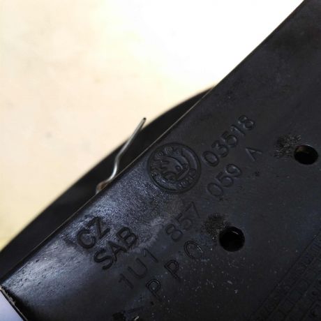 nakladka-na-panel-priborov-ramka-skoda-octavia-tour-16-akl-art-34468-big-1