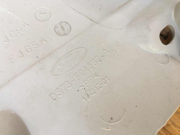 nakladka-kuzova-vnutri-pravaia-srednei-stoiki-salona-ford-fusion-usa-ford-mondeo-5-se-ecoboost-art-40198-big-2