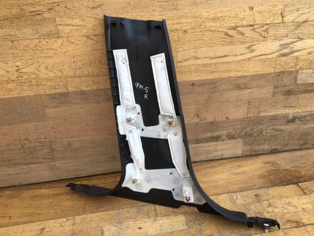 nakladka-kuzova-vnutri-srednei-stoiki-salona-pravaia-nizniaia-ford-fusion-usa-ford-mondeo-5-se-ecoboost-art-40200-big-1