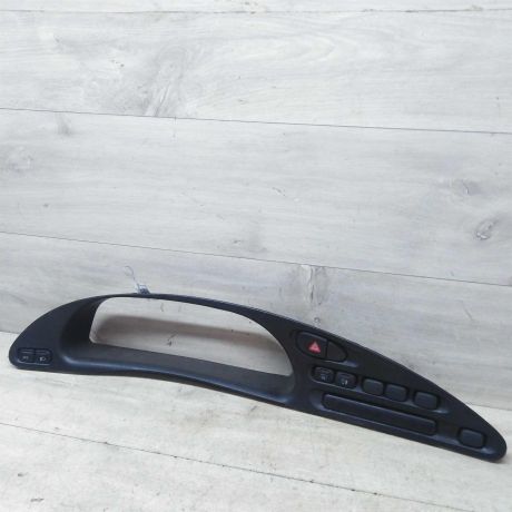 nakladka-na-torpedu-vnutri-salona-sevrole-niva-art-51042-big-0