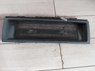 nakladka-dekorativnaia-audi-100-c4-na-krysku-bagaznika-sedan-art-71158