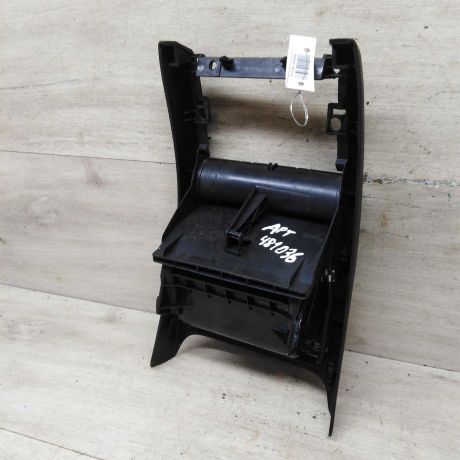 nakladka-podlokotnika-zadniaia-skoda-yeti-i-art-75591-big-4