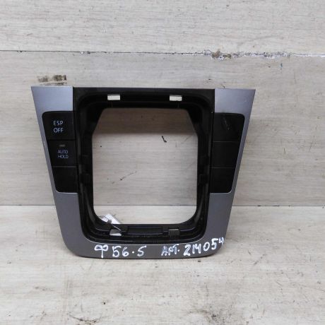 nakladka-na-centralnuiu-konsol-vnutri-salona-volkswagen-passat-b6-art-77175-big-0
