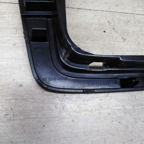 nakladka-na-centralnuiu-konsol-vnutri-salona-volkswagen-passat-b6-art-77175-big-1