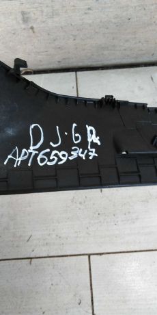 nakladka-na-porog-vnutrenniaia-pravaia-volkswagen-jetta-vi-art-101810-big-2