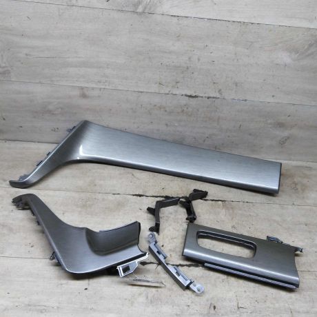 nakladka-na-torpedu-vnutri-salona-geely-emgrand-x7-art-103155-big-0
