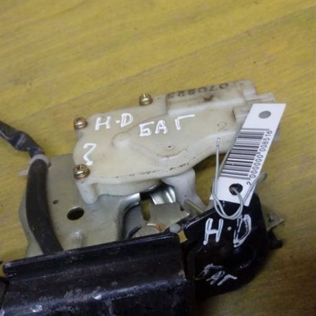 zamok-bagaznika-honda-jazz-s-defektom-art-10757-big-1
