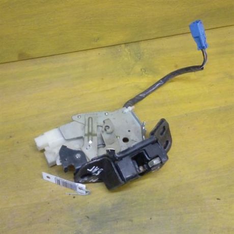 zamok-bagaznika-honda-jazz-s-defektom-art-10757-big-2