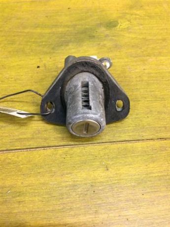 licinka-zamka-bagaznika-zaz-sens-art-11019-big-0