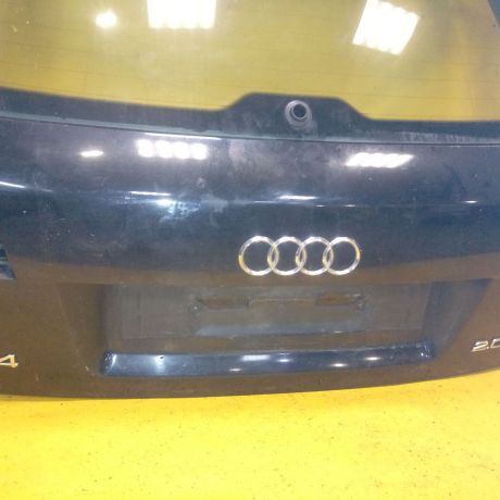 kryska-bagaznika-so-steklom-audi-a4-b7-cernogo-cveta-art-11301-big-3