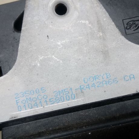 zamok-kryski-bagaznika-ford-focus-ii-art-11546-big-1