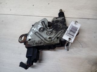 zamok-kapota-ford-focus-2-art-12549