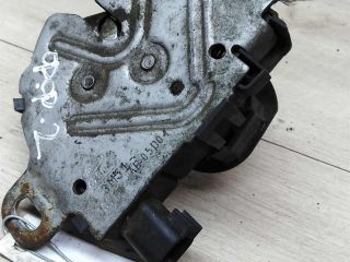 zamok-kapota-ford-focus-2-art-14127