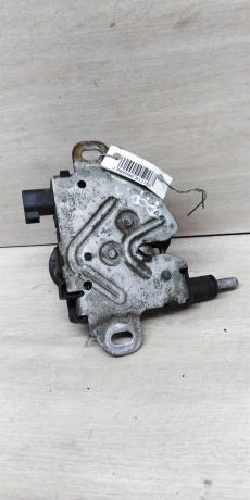 zamok-kapota-ford-focus-2-art-14127-big-1