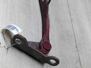 petlia-kapota-pravaia-volvo-s40-art-14168