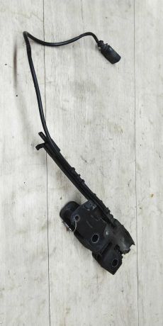 zamok-kapota-volkswagen-passat-b6-art-14583-big-0