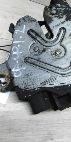 zamok-kapota-ford-focus-i-restailing-art-14679-big-1