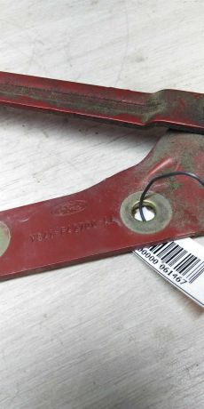 petlia-kryski-bagaznika-pravaia-ford-focus-art-14683-big-1