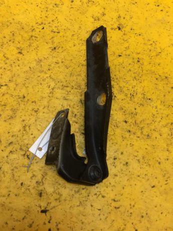 petlia-kapota-pravaia-audi-a6-c5-allroad-art-14949-big-2