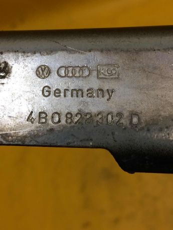 petlia-kapota-pravaia-audi-a6-c5-allroad-art-14949-big-3