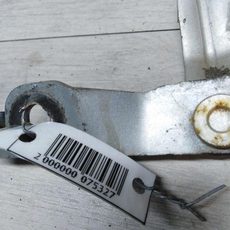 petlia-kryski-bagaznika-levaia-mazda-3-art-15226-big-2