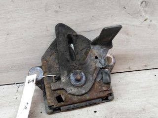 zamok-kapota-mazda-323-art-15492