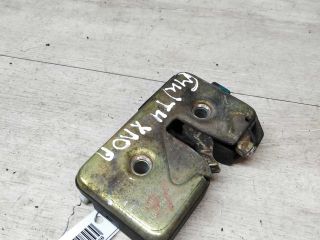 zamok-kryski-bagaznika-volkswagen-transporter-t4-art-16189