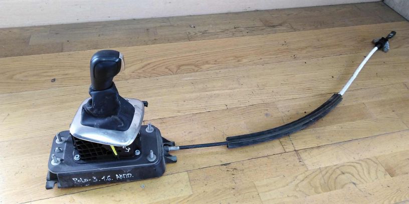 kulisa-perekliuceniia-peredac-volkswagen-polo-sedan-art-16797-big-0