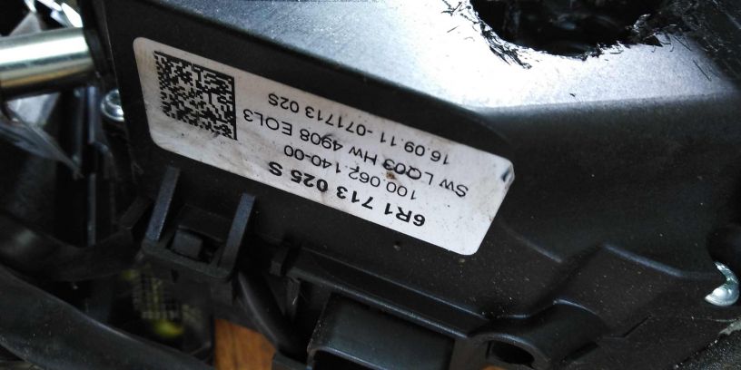 kulisa-perekliuceniia-peredac-volkswagen-polo-sedan-art-16797-big-3