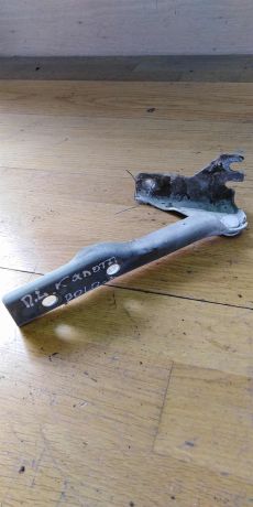 petlia-kapota-levaia-volkswagen-polo-5-art-16839-big-0