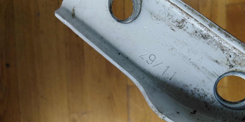 petlia-kapota-levaia-volkswagen-polo-5-art-16839-big-3