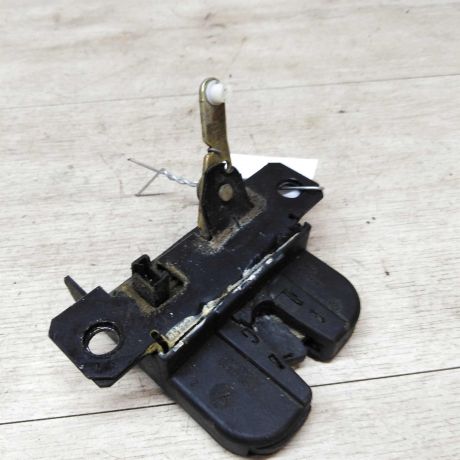 zamok-bagaznika-volkswagen-golf-4-art-18124-big-1