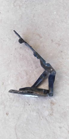 petlia-kapota-levaia-bmw-e39-art-18597-big-0