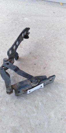 petlia-kapota-levaia-bmw-e39-art-18597-big-1