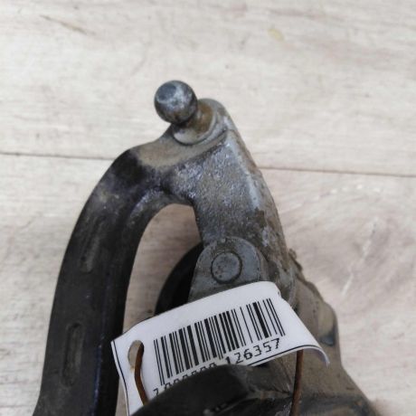 petlia-kryski-bagaznika-levaia-volkswagen-touareg-art-19879-big-5