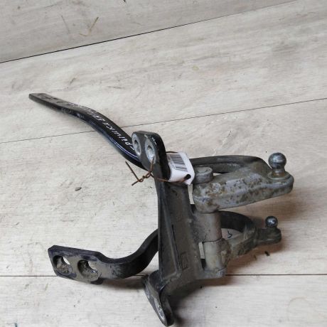 petlia-kryski-bagaznika-levaia-volkswagen-touareg-art-19879-big-2