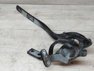 petlia-kryski-bagaznika-pravaia-volkswagen-touareg-art-19905