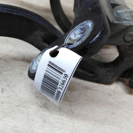 petlia-kryski-bagaznika-pravaia-volkswagen-touareg-art-19905-big-2