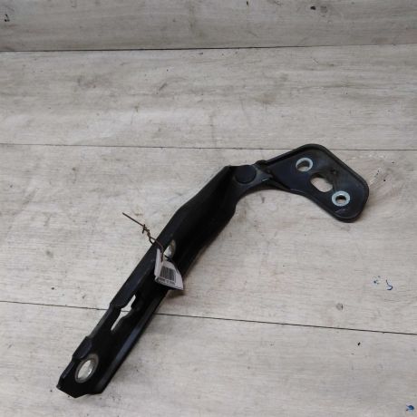 petlia-kapota-pravaia-audi-a6-c6-art-20269-big-1