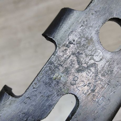 petlia-kapota-pravaia-audi-a6-c6-art-20269-big-2