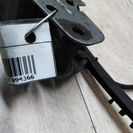 zamok-kapota-volkswagen-passat-b6-art-20580-big-2