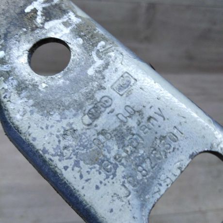 petlia-kapota-levaia-volkswagen-bora-art-23033-big-2