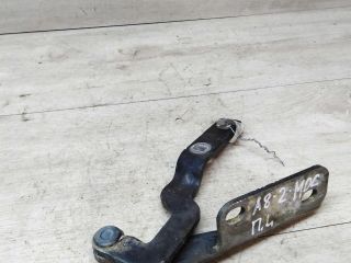 petlia-kapota-levaia-audi-a8-d2-art-24437