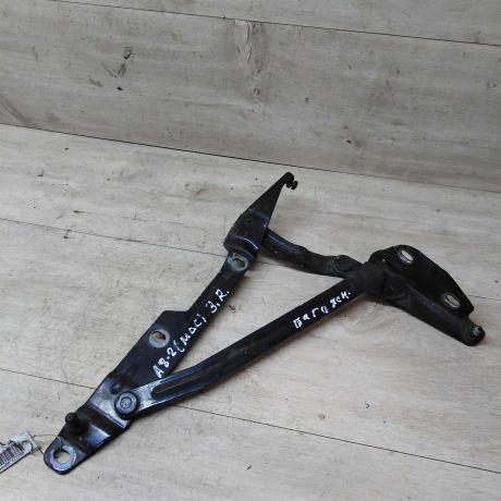 petlia-kryski-bagaznika-pravaia-audi-a8-d2-art-24492-big-0