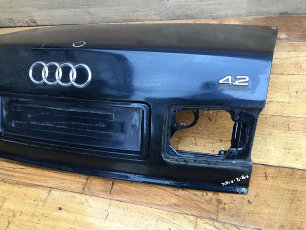 kryska-bagaznika-audi-a8-d2-sedan-art-24589-big-4