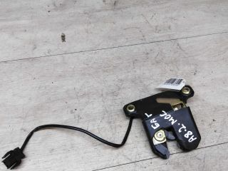 zamok-bagaznika-audi-a8-d2-art-24947