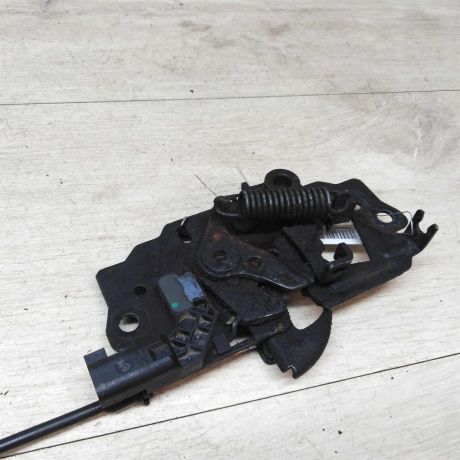 zamok-kapota-ford-focus-3-art-25095-big-1