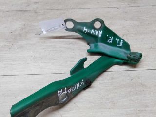 petlia-kapota-pravaia-toyota-rav4-art-26269